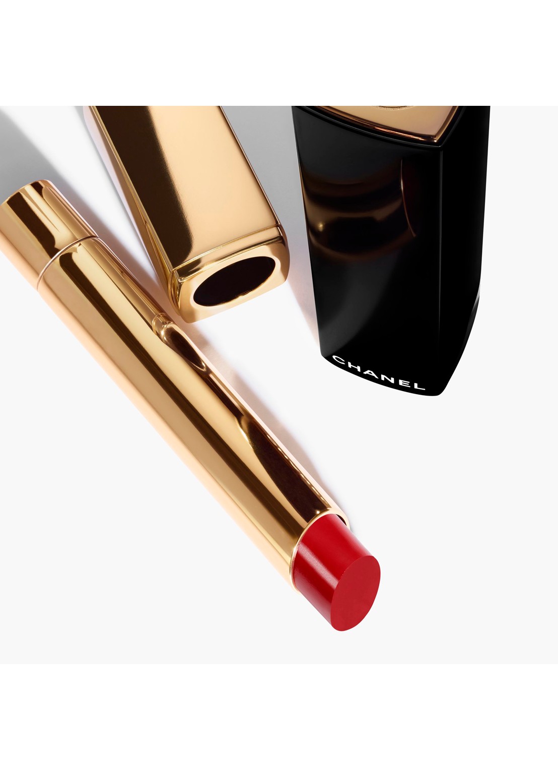 CHANEL BIJZONDER INTENSE LIPPENSTIFT. EXTRACT VAN LICHT EN VERZORGING. NAVULBAAR - achterkant 7 858 rouge royal 