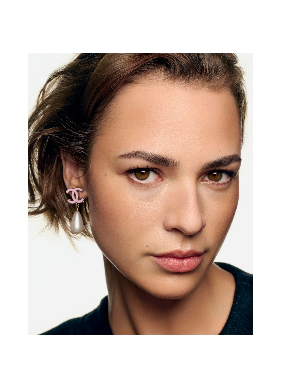 CHANEL CRÈMEGEL MET ZONOVERGOTEN FINISH. NATUURLIJKE HEALTHY GLOW MET ZONGEBRUIND EFFECT. - detail 4 soleil tan medium bronze