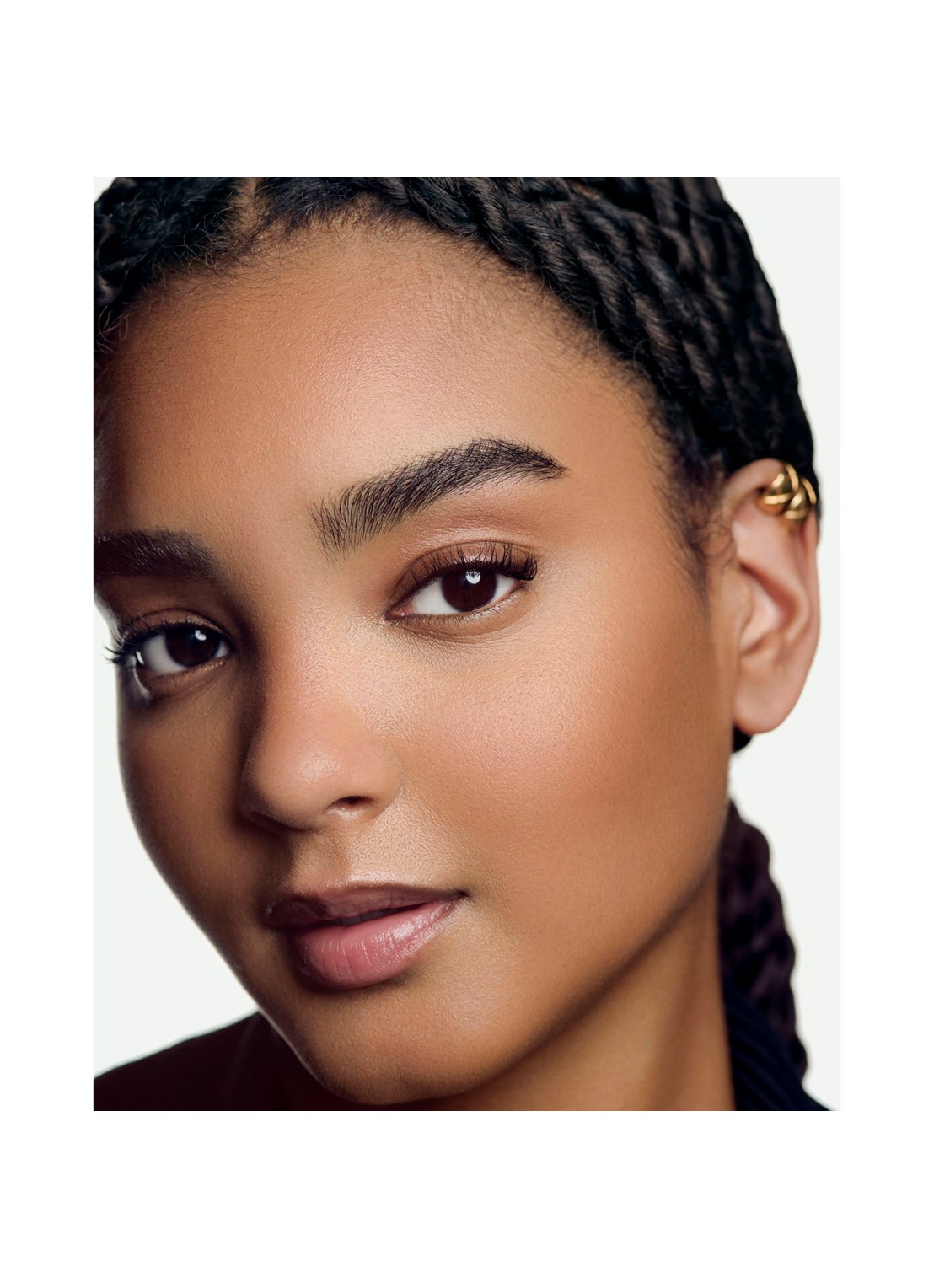 CHANEL CRÈMEGEL MET ZONOVERGOTEN FINISH. NATUURLIJKE HEALTHY GLOW MET ZONGEBRUIND EFFECT. - detail 5 soleil tan medium bronze