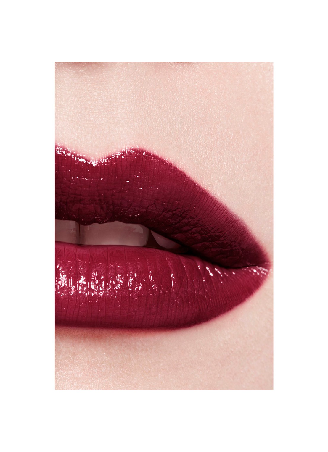 CHANEL DE LANGHOUDENDE HYDRATERENDE EN GLADSTRIJKENDE VERZORGENDE LIPPENSTIFT MET SATIJNGLANS - detail 6 140 rotonde