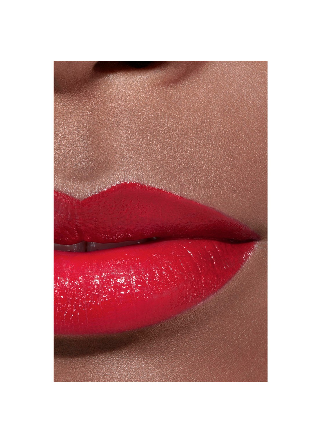 CHANEL DE LANGHOUDENDE HYDRATERENDE EN GLADSTRIJKENDE VERZORGENDE LIPPENSTIFT MET SATIJNGLANS - detail 4 122 riviera