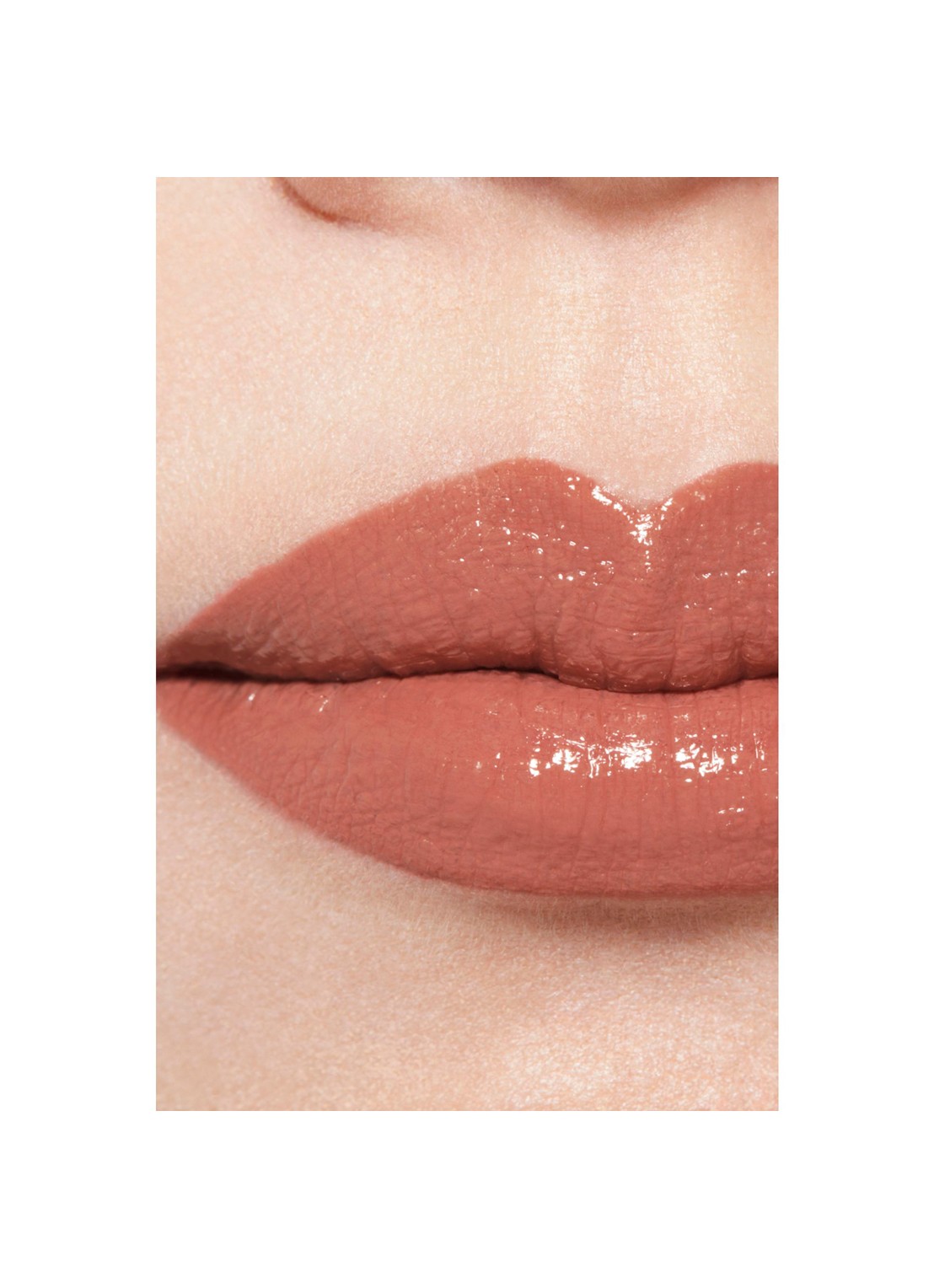 CHANEL DE UITERST LANGHOUDENDE GLANZENDE VLOEIBARE LIPPENSTIFT - detail 5 62 still 