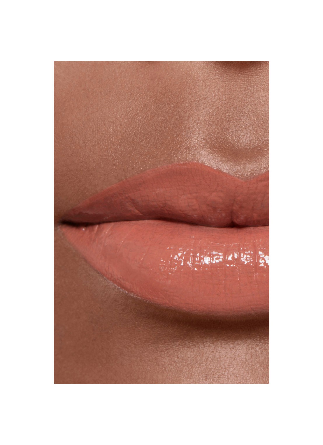 CHANEL DE UITERST LANGHOUDENDE GLANZENDE VLOEIBARE LIPPENSTIFT - detail 6 62 still 