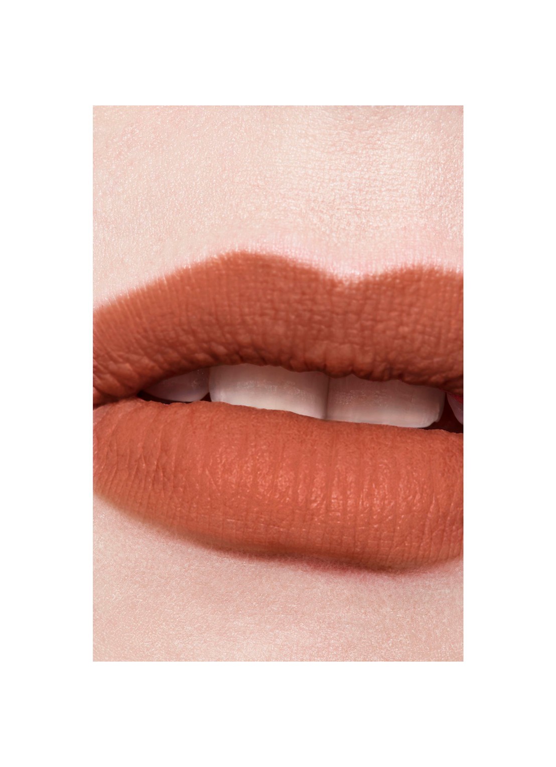 CHANEL DE ULTRA-LANGHOUDENDE INTENS MATTE VLOEIBARE LIPPENSTIFT - detail 6 212 stupéfiante