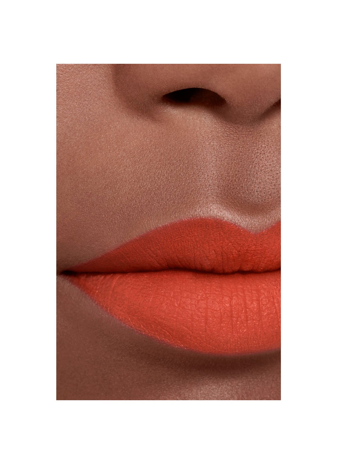CHANEL DE ULTRA-LANGHOUDENDE INTENS MATTE VLOEIBARE LIPPENSTIFT - detail 4 214 bouleversante