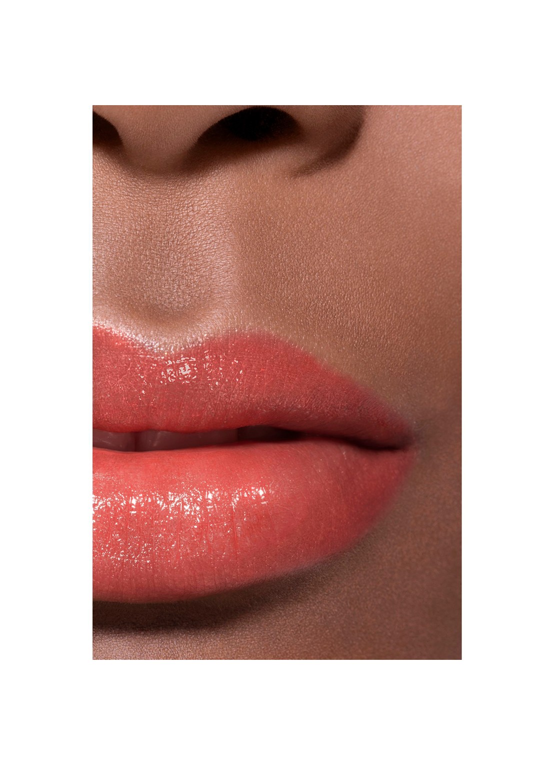 CHANEL DE VERFRAAIENDE HYDRATERENDE GETINTE BALSEM MET INTENSITEIT OP MAAT - detail 5 916 flirty coral
