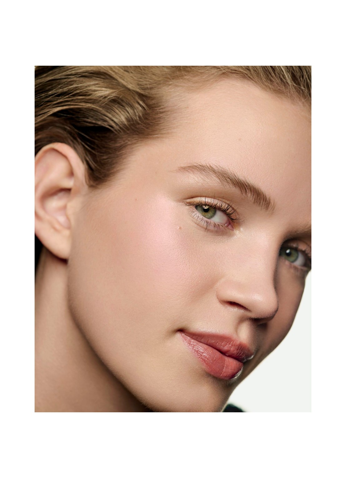 CHANEL EXCLUSIEVE CREATIE – FRISSE VLOEIBARE HIGHLIGHTER - detail 5 summer gleam