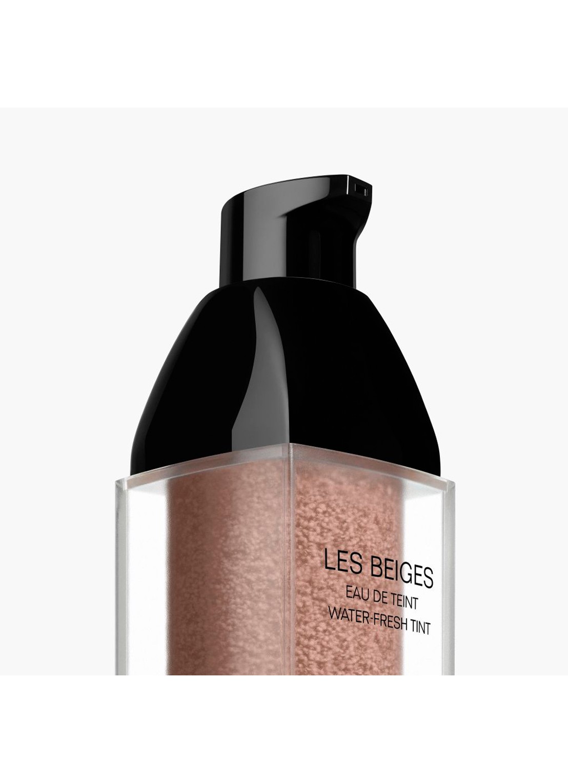 CHANEL FRIS FOUNDATIONWATER MET MICROBOLLETJES PIGMENTEN. NUDE EFFECT OP DE HUID. NATUURLIJK STRALENDE TEINT - detail 3 deep