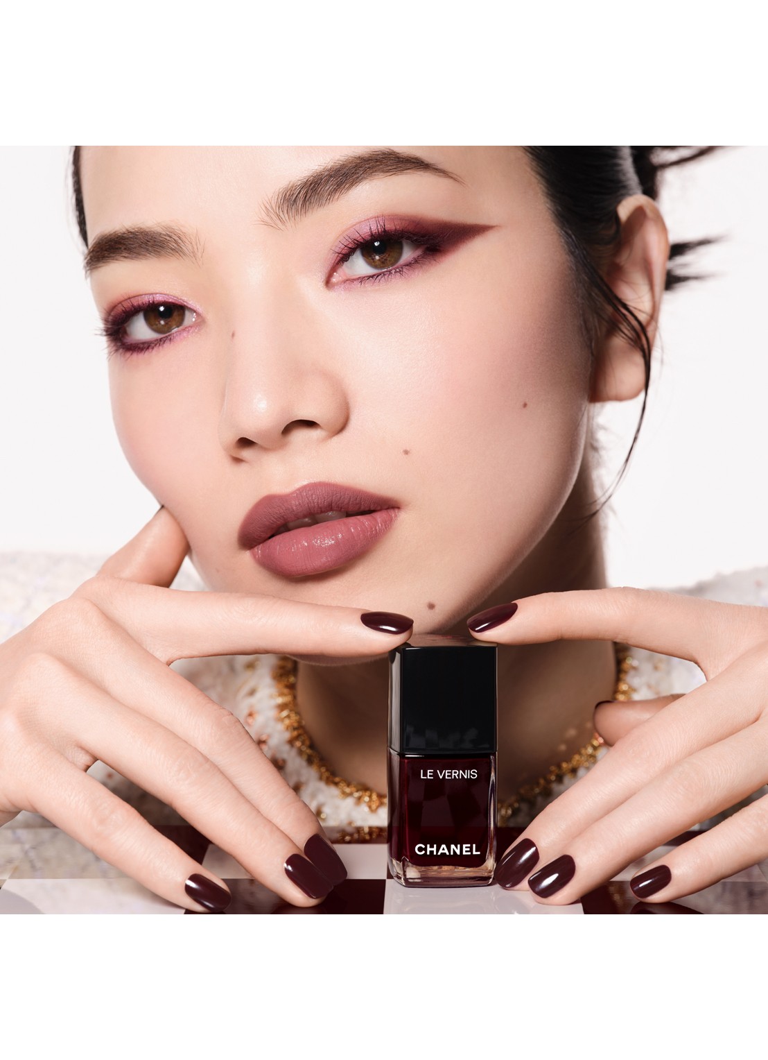CHANEL LANGHOUDENDE KLEUR EN GLANS - detail 4 397 rouge noir