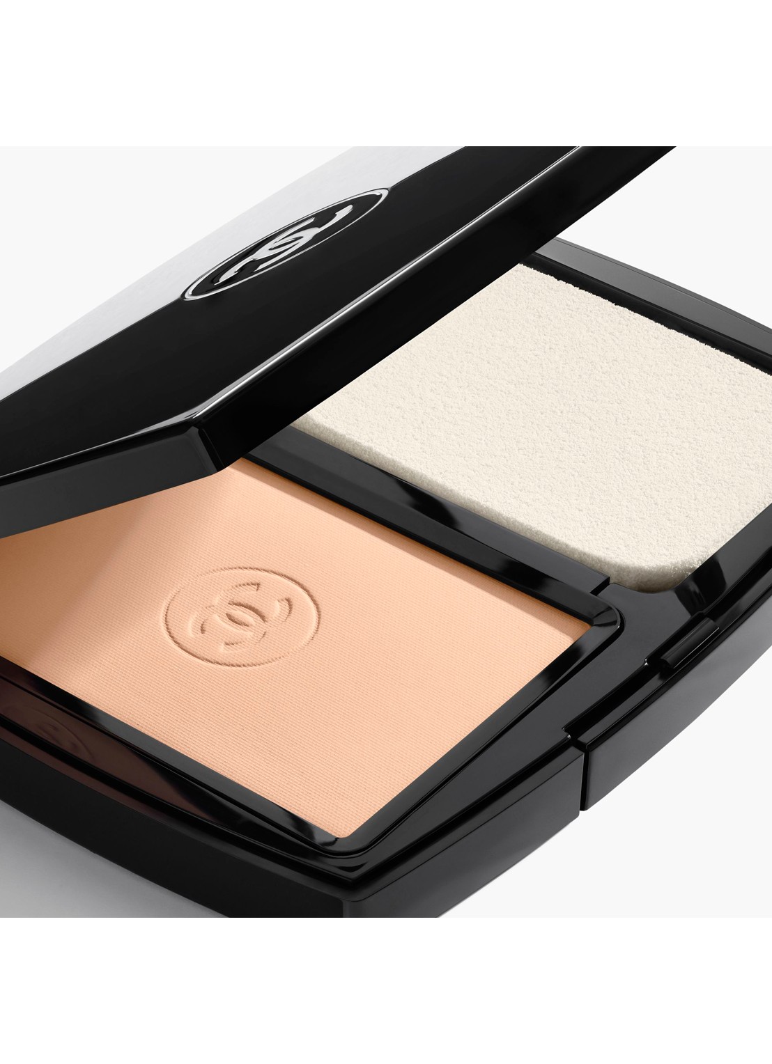 CHANEL LANGHOUDENDE UITERST COMFORTABELE COMPACTE FOUNDATION MET PERFECTE FINISH - detail 3 br32