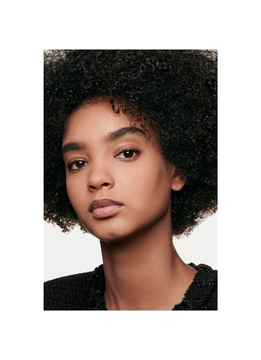 CHANEL LANGHOUDENDE UITERST COMFORTABELE COMPACTE FOUNDATION MET PERFECTE FINISH - detail 4 b60