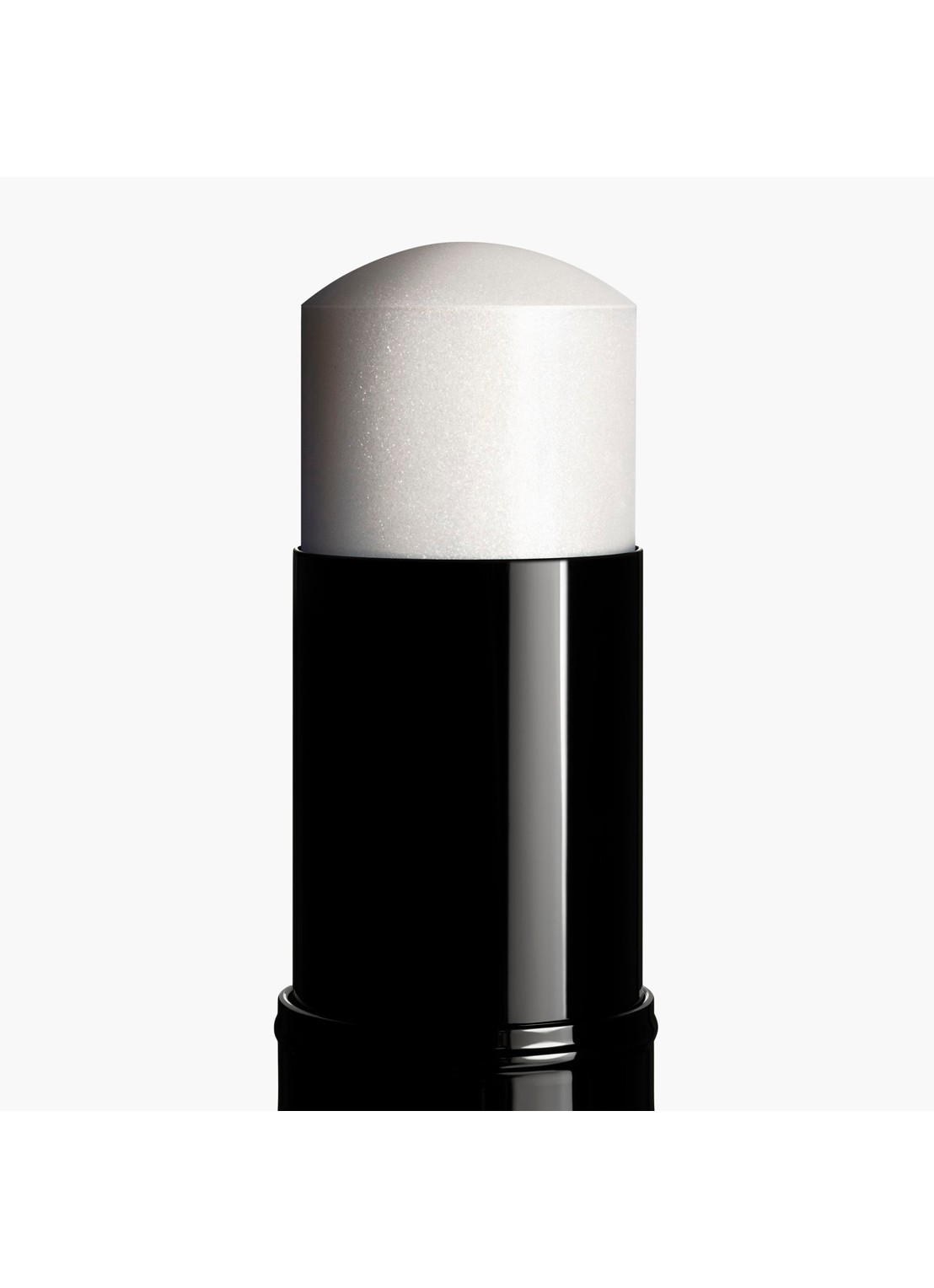 CHANEL MULTIFUNCTIONELE BALSEM VOOR EEN STRALEND RESULTAAT - achterkant perlescent