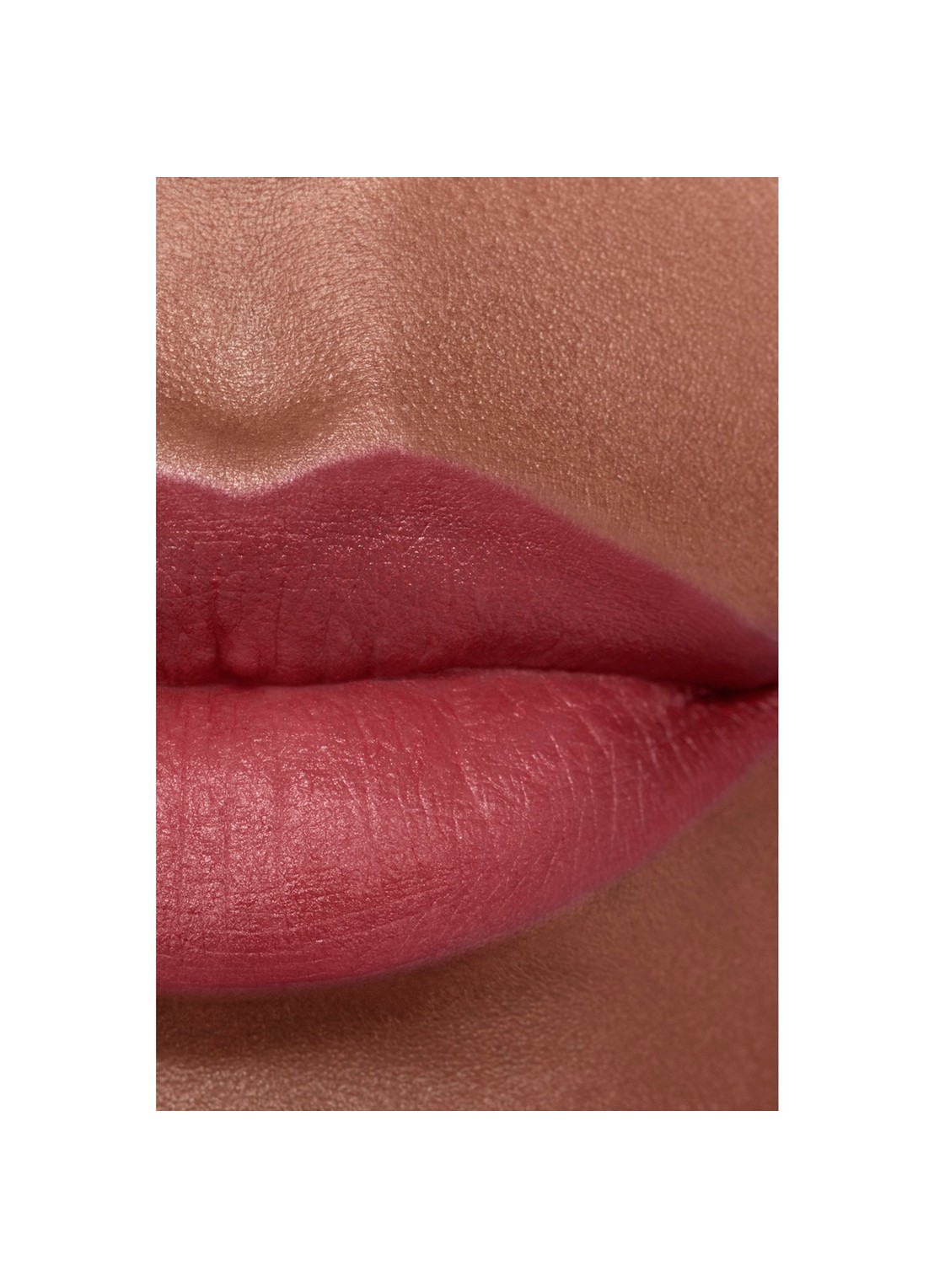 CHANEL STRALENDE FLUWEELACHTIGE LIPPENSTIFT - detail 6 64 éternelle 