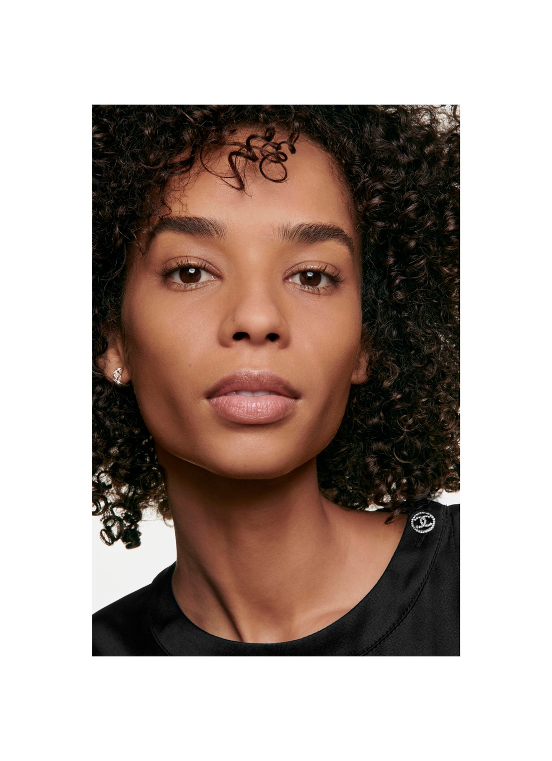 CHANEL TEINT MET VERVAGEND EFFECT. FLUWEELACHTIGE MATTE FINISH. - detail 4 b70
