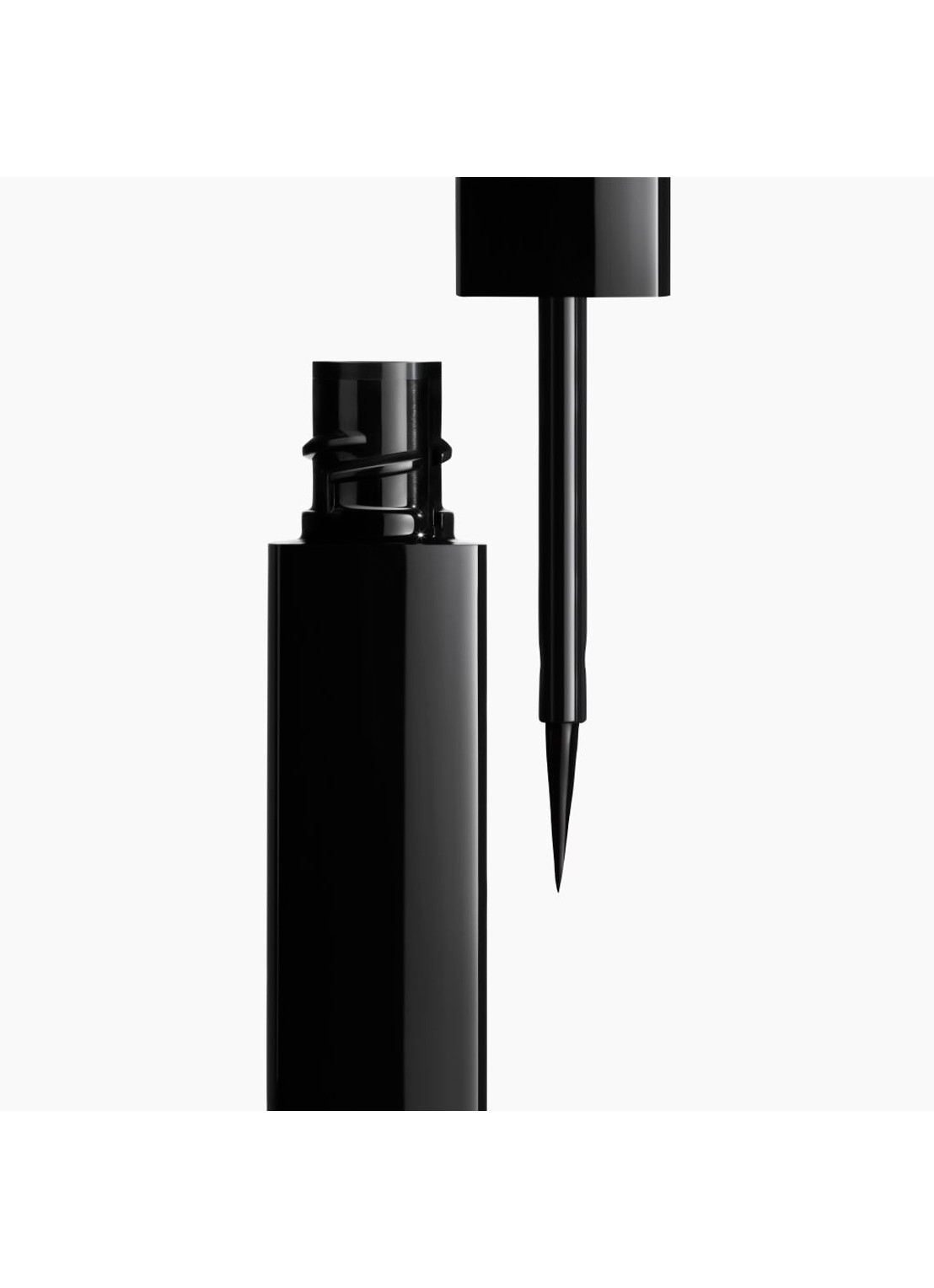 CHANEL UITERST NAUWKEURIGE, VLOEIBARE, LANGHOUDENDE EYELINER DIE NIET UITLOOPT - achterkant 512 noir profond