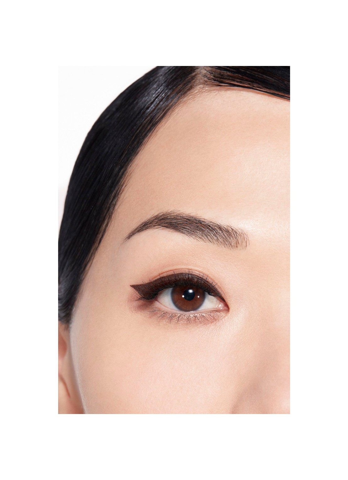 CHANEL UITERST NAUWKEURIGE, VLOEIBARE, LANGHOUDENDE EYELINER DIE NIET UITLOOPT - detail 4 514 ultra brun