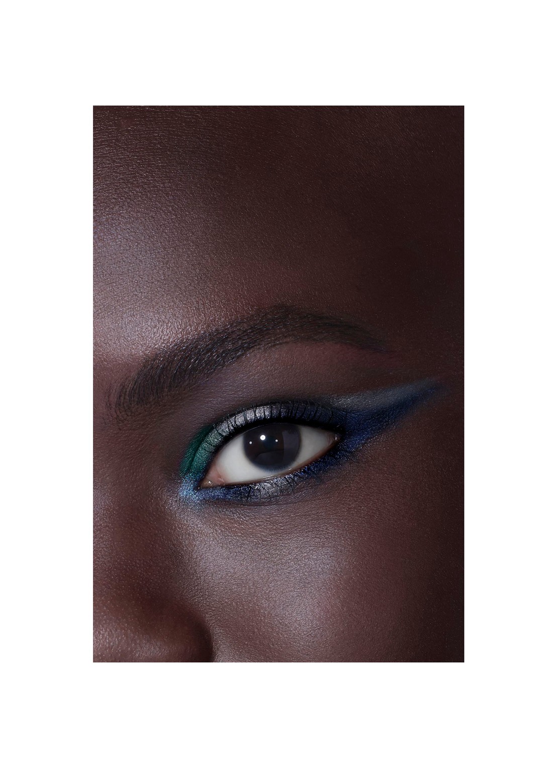 CHANEL ZEER INTENS OOGSCHADUWPALET - detail 5 847 the daring muse