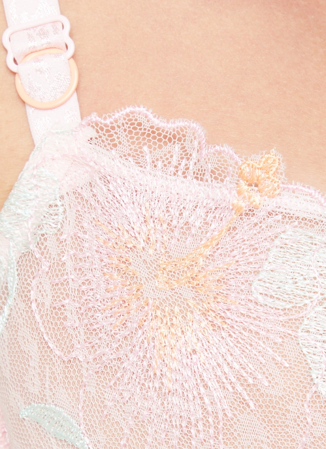 Chantelle Daydream beugel bh van mesh met bloemborduring - detail 5 lichtroze