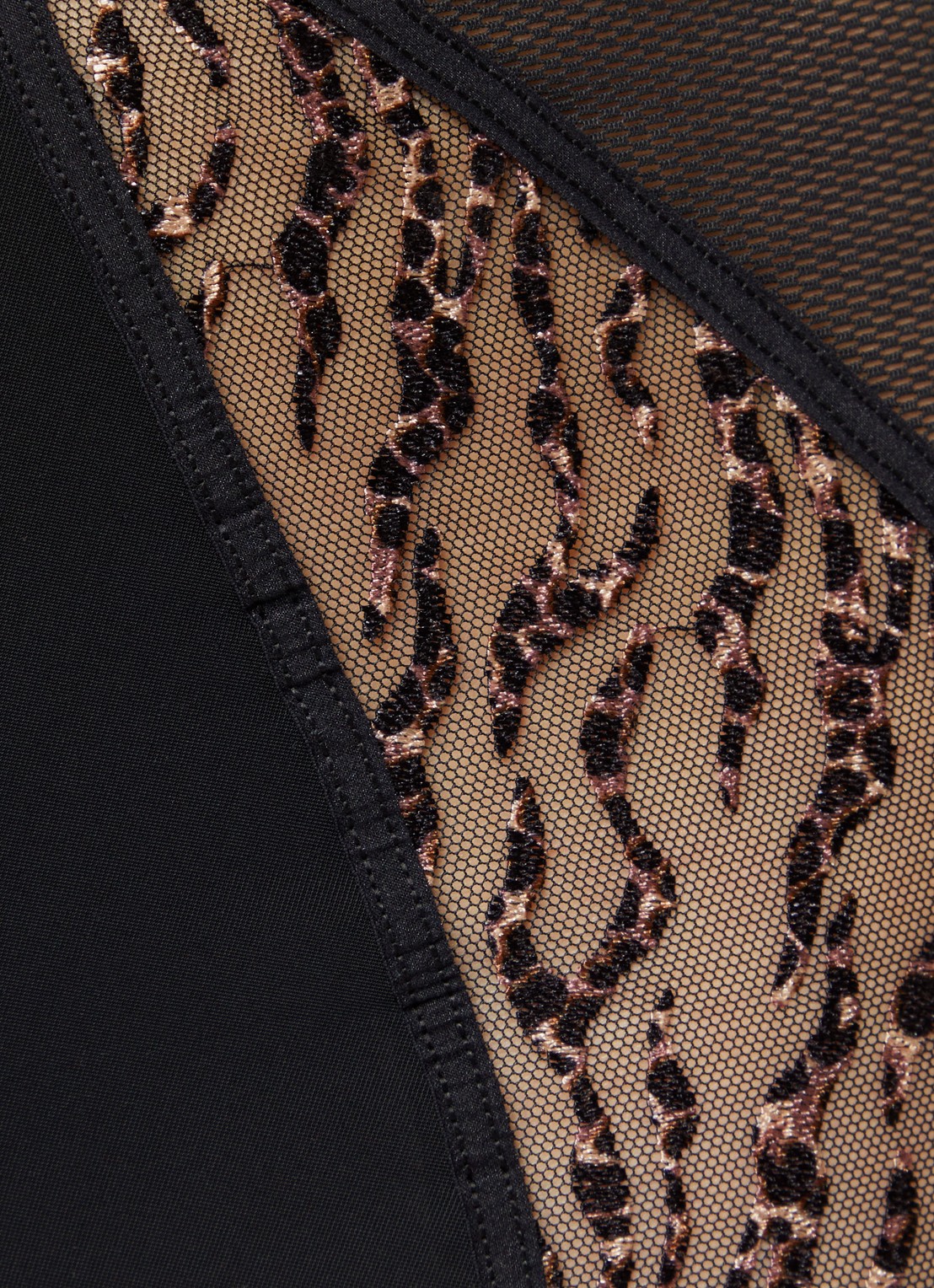 Chantelle Electra high waisted tanga met mesh - detail 2 zwart