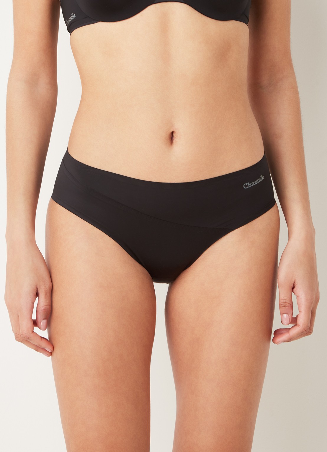 Chantelle Essentials naadloze hipster met logo - detail 2 zwart