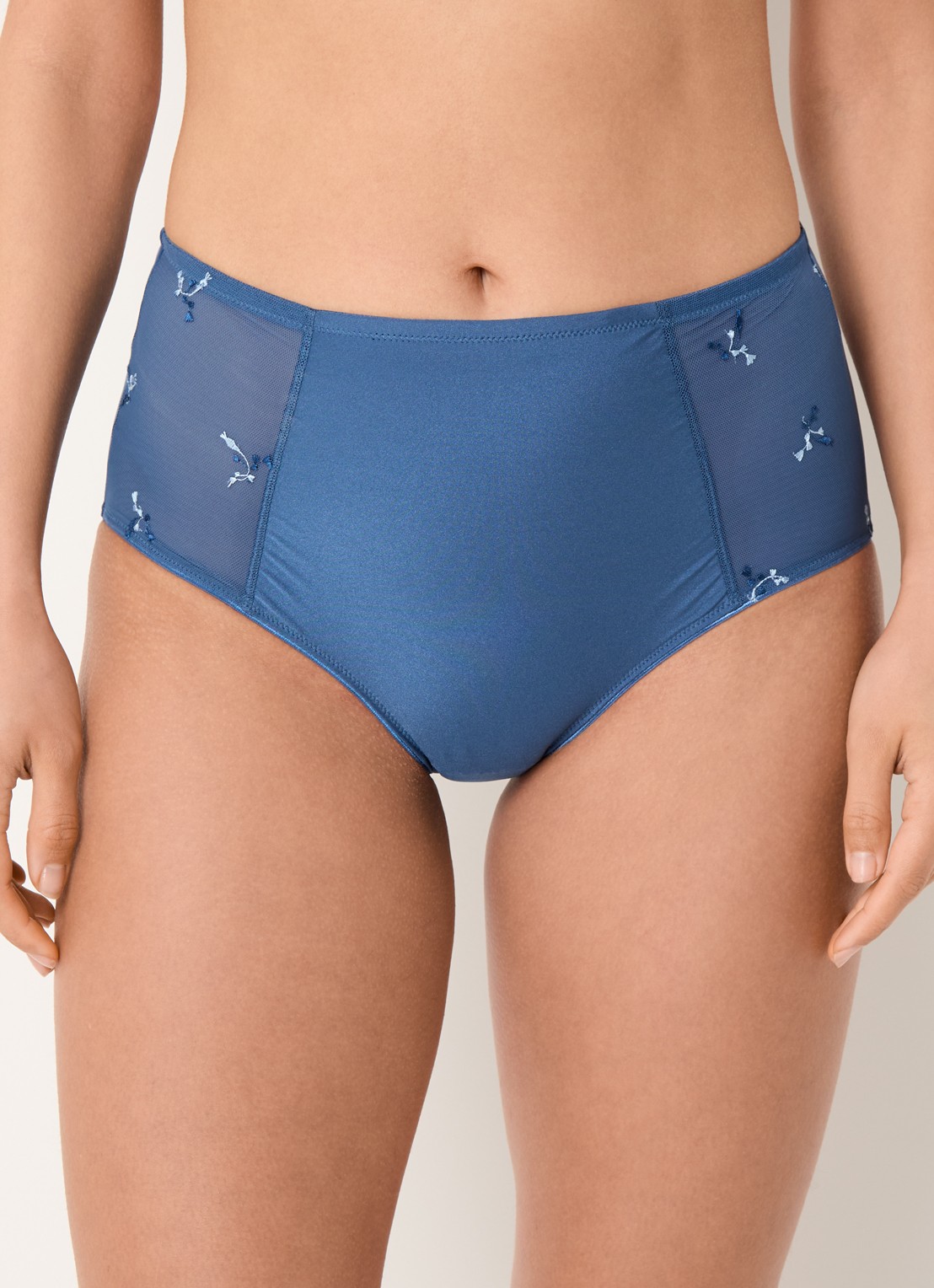 Chantelle Every Curve high waisted slip met borduring - detail 4 staalblauw