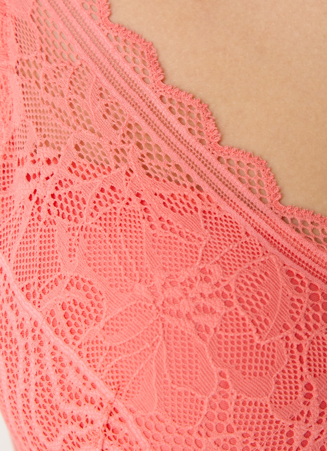 Chantelle Floral Touch voorgevormde bh met overlay van kant - detail 5 koraalroze
