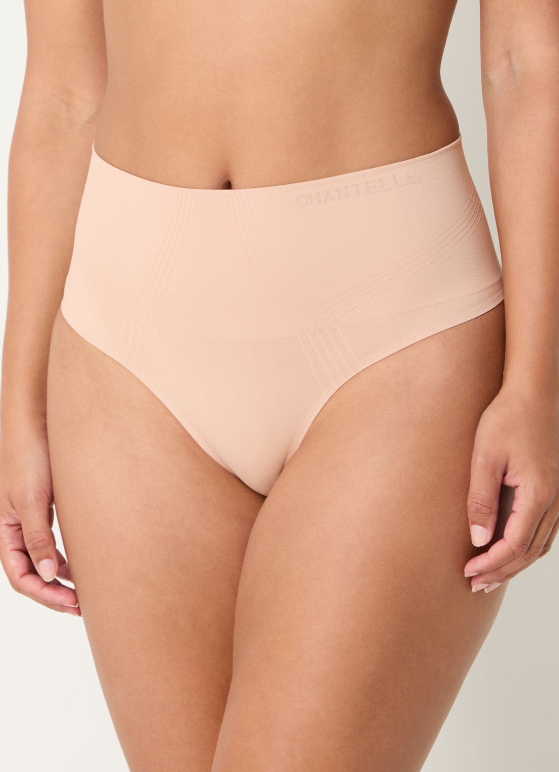 Chantelle High waisted corrigerende string - detail 3 beige