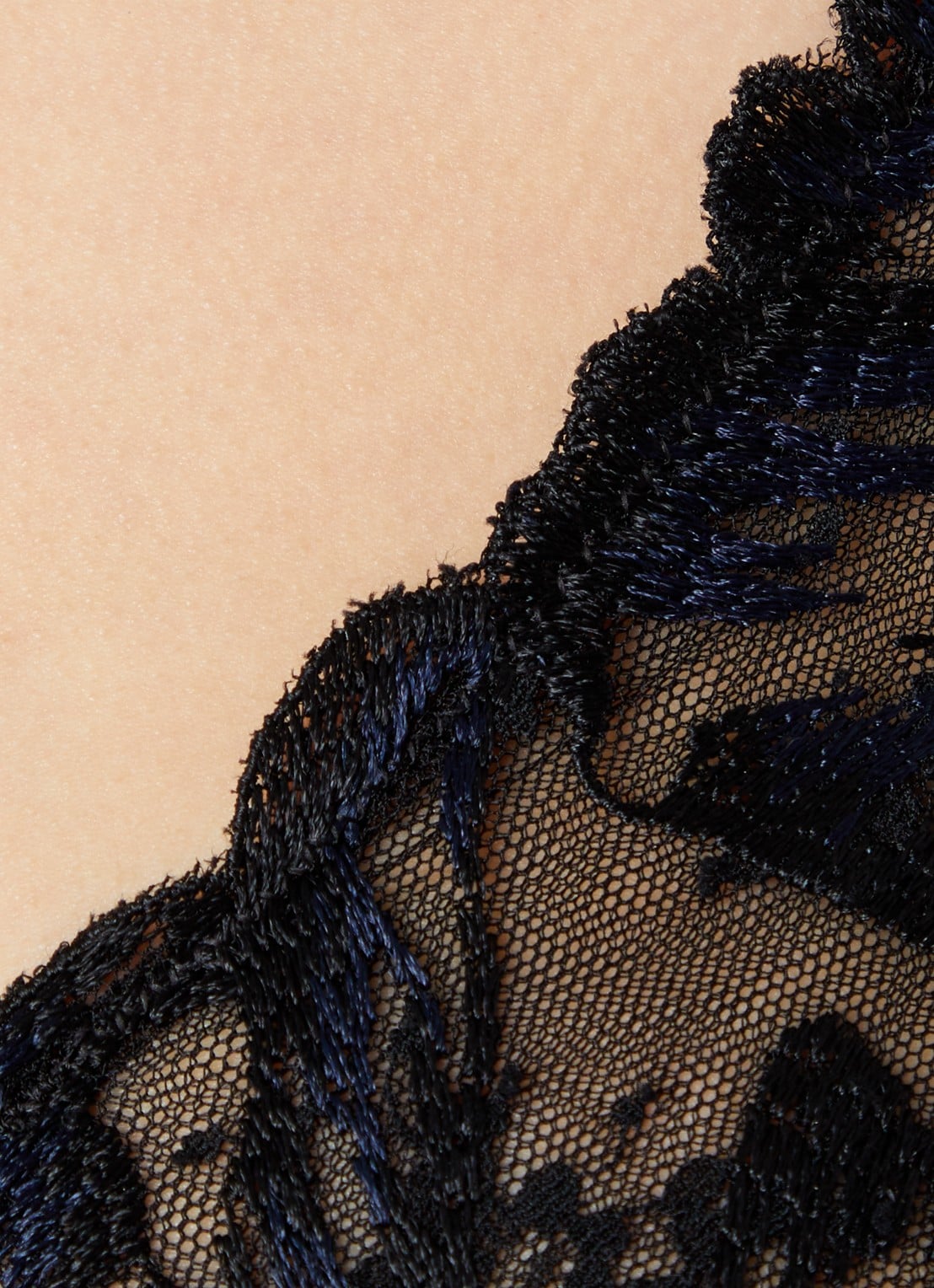 Chantelle Illusion bralette van kant - detail 3 zwart