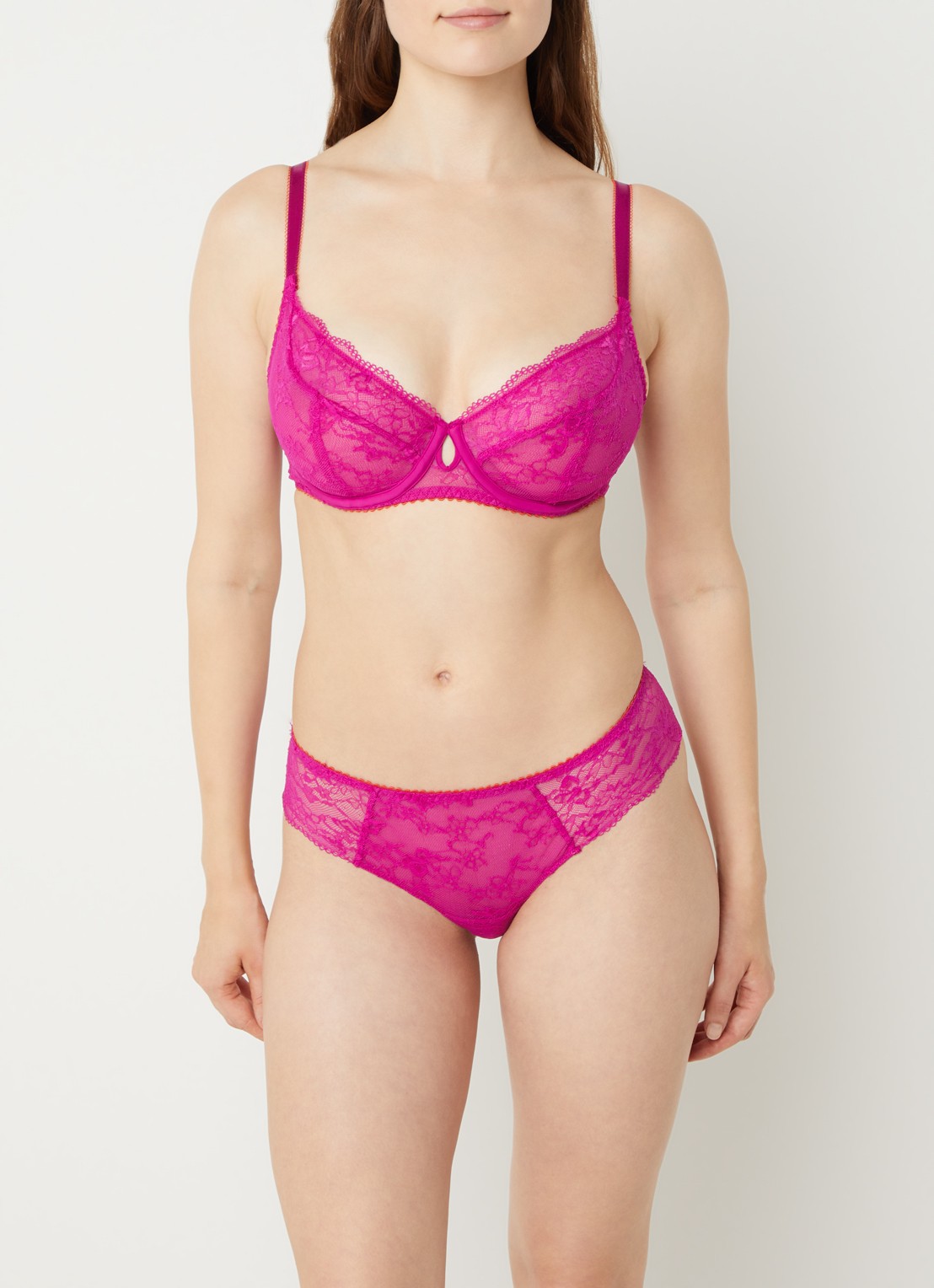 Chantelle Kiss beugel bh van kant - detail 3 fuchsia
