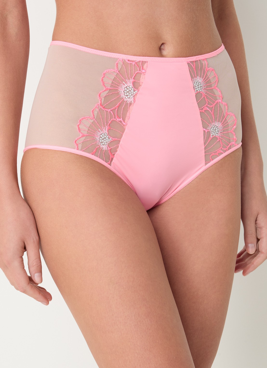 Chantelle Lush high waist slip van mesh met bloemborduring - detail 5 lichtroze