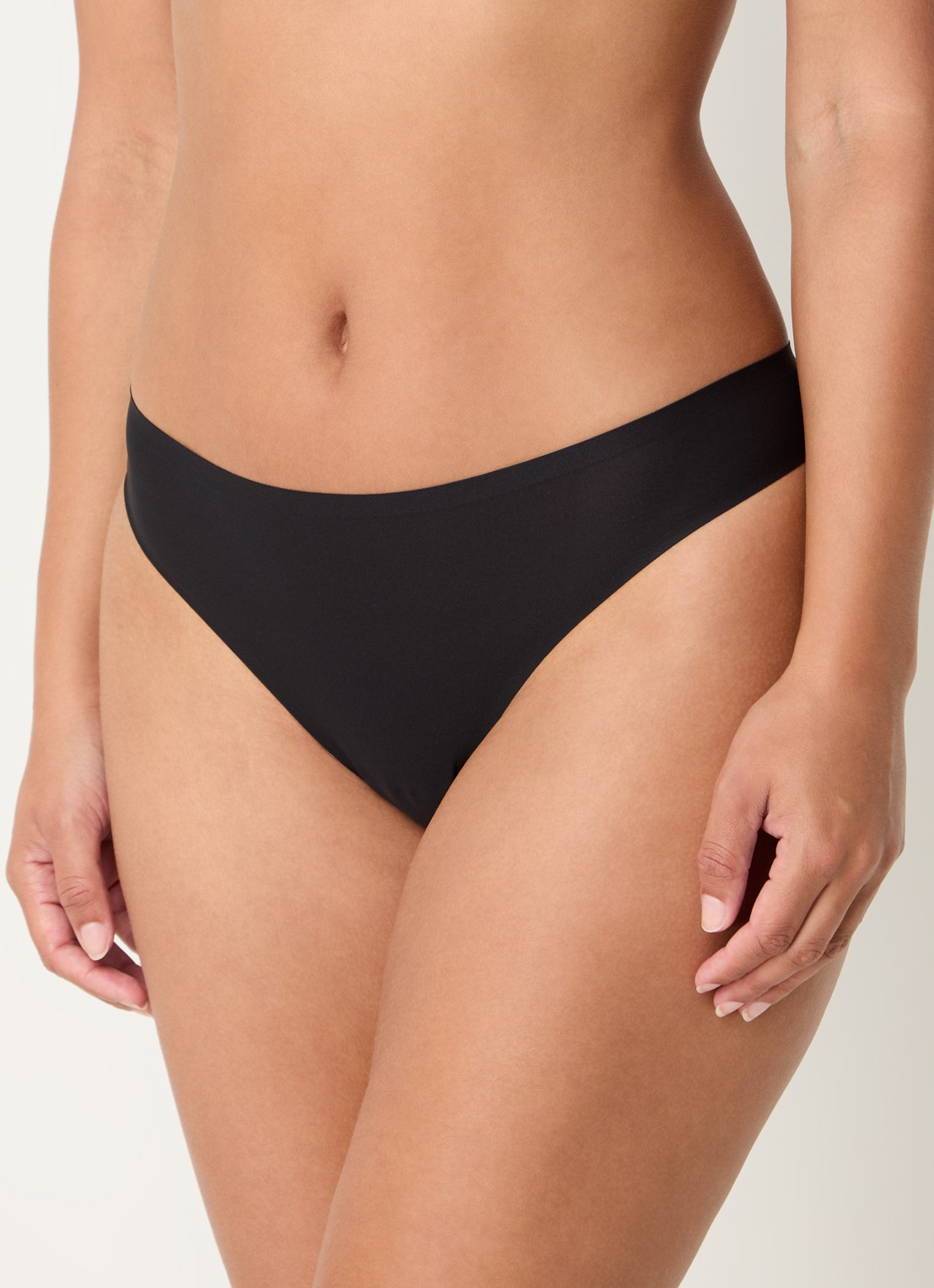 Chantelle Naadloze tanga met kant - detail 4 zwart