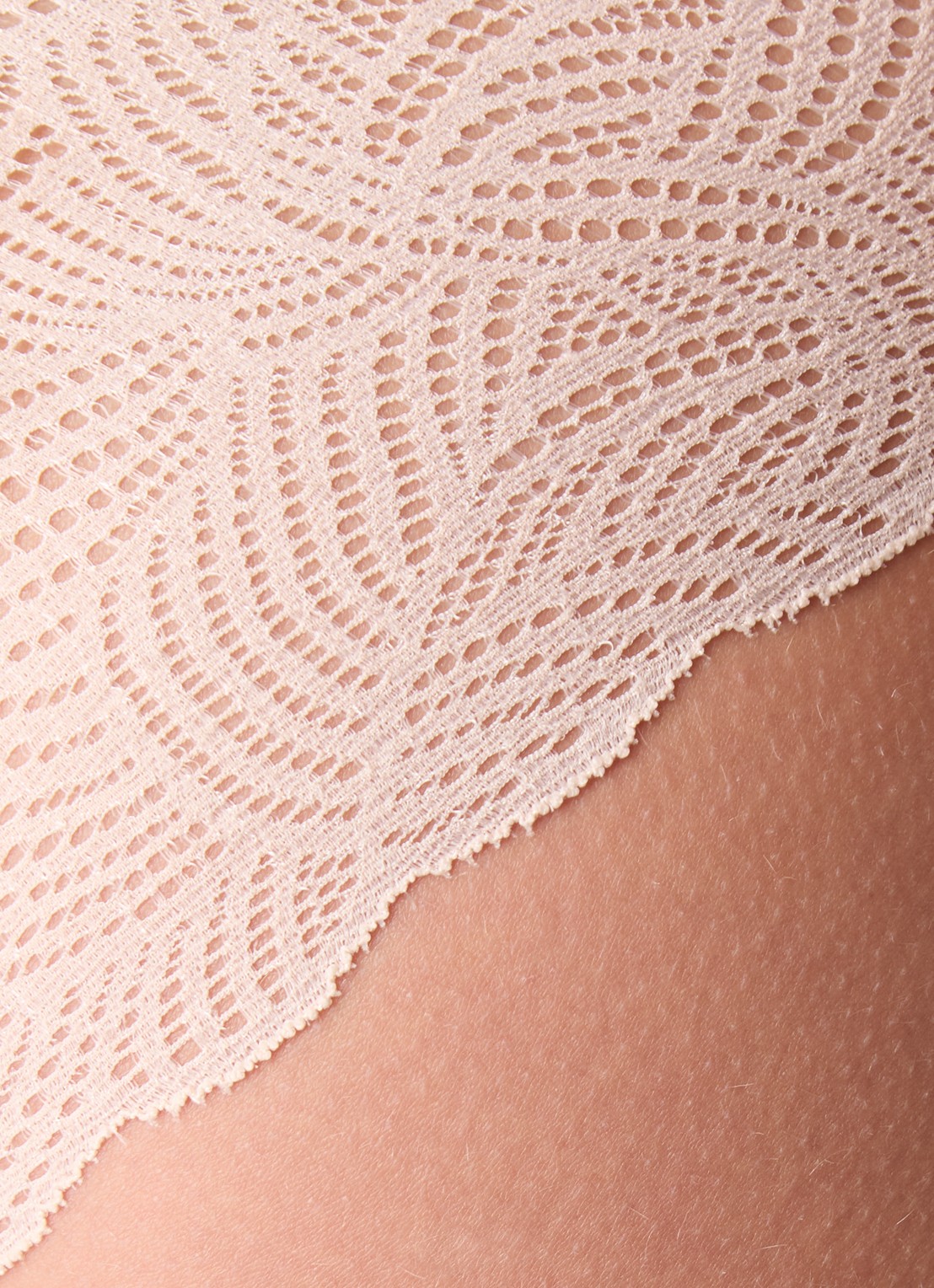 Chantelle Naadloze tanga met kant - detail 5 beige