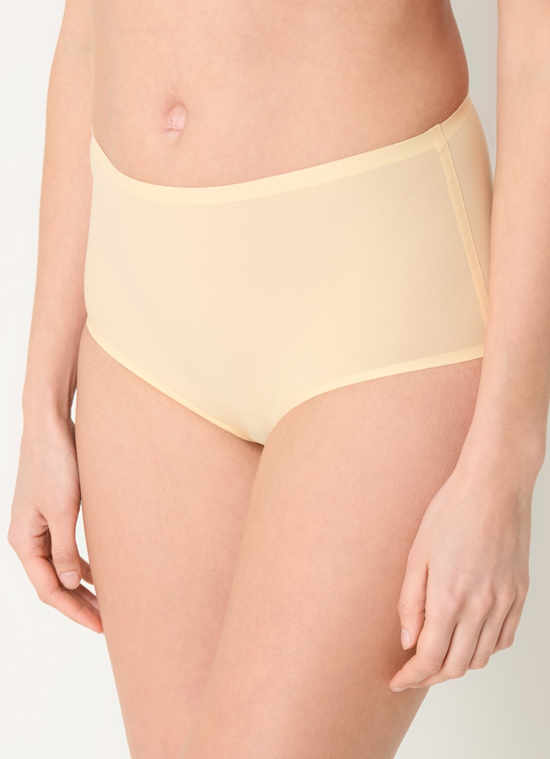 Chantelle One-size-fits-all high waisted naadloze slip - detail lichtgeel