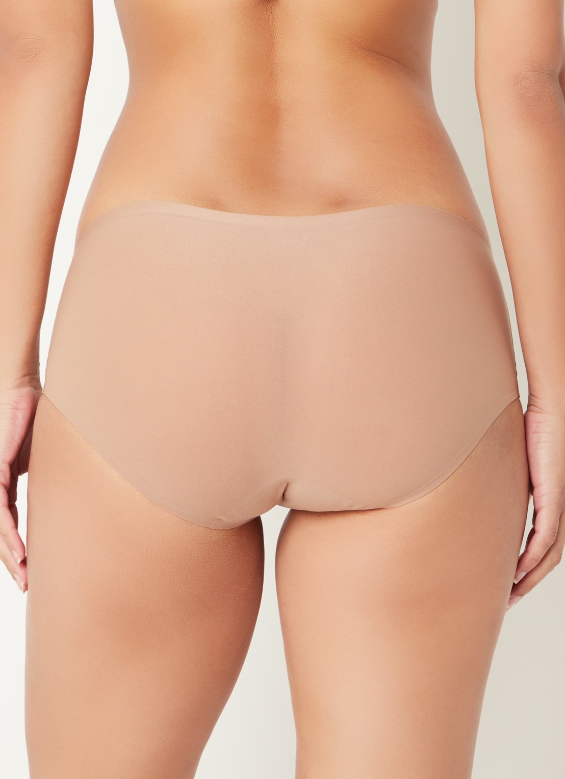 Chantelle One-size-fits-all naadloze hipster - achterkant lichtbruin