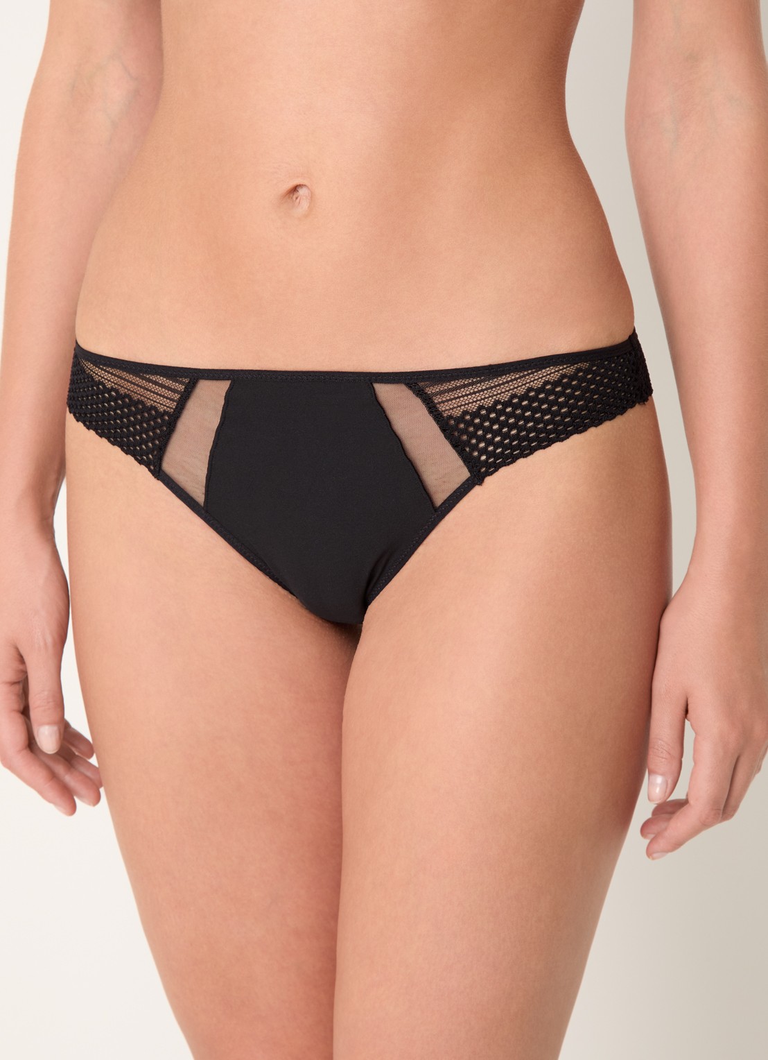 Chantelle Play tanga met kant - detail zwart