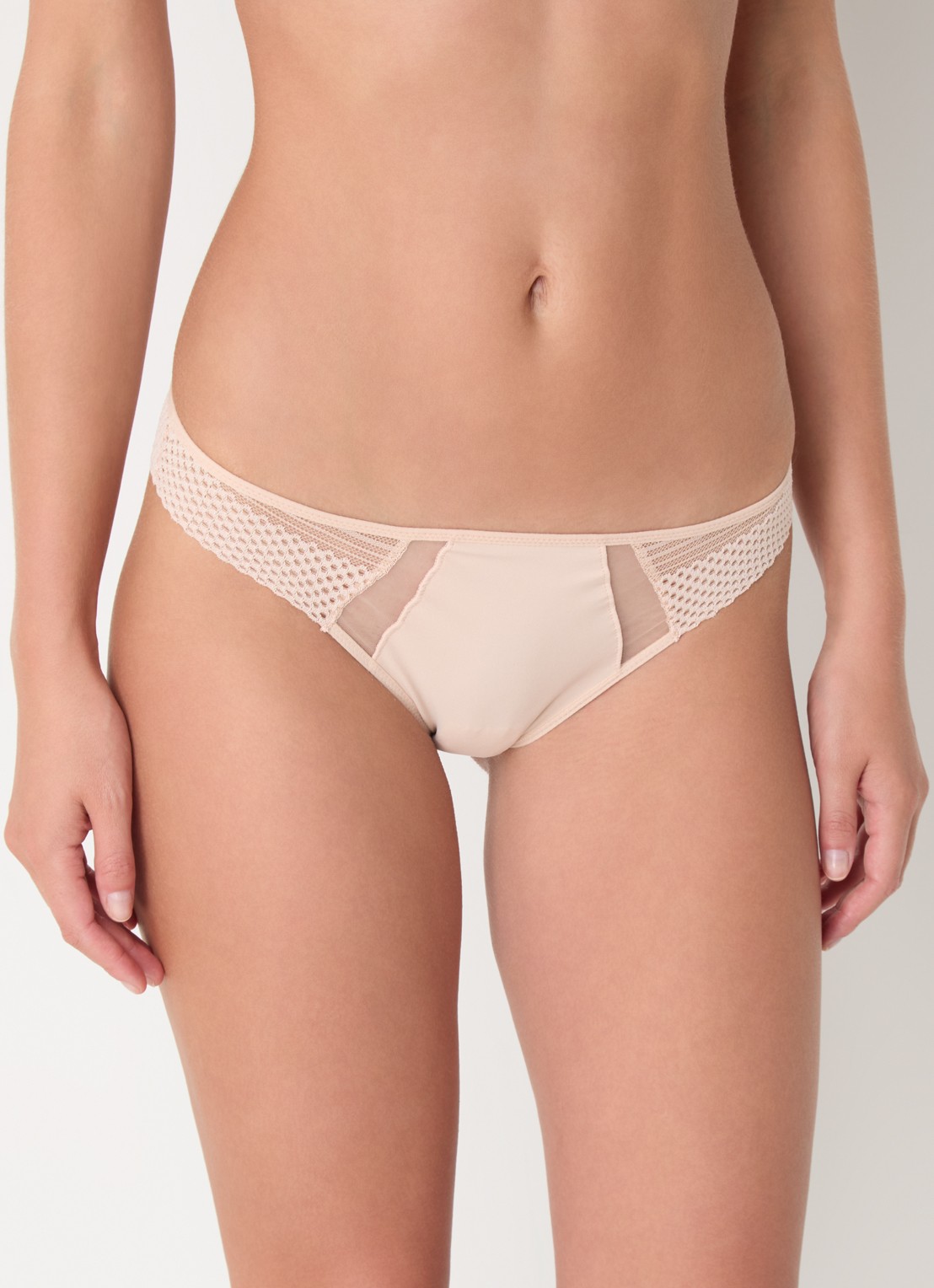Chantelle Play tanga met kant - detail 2 beige