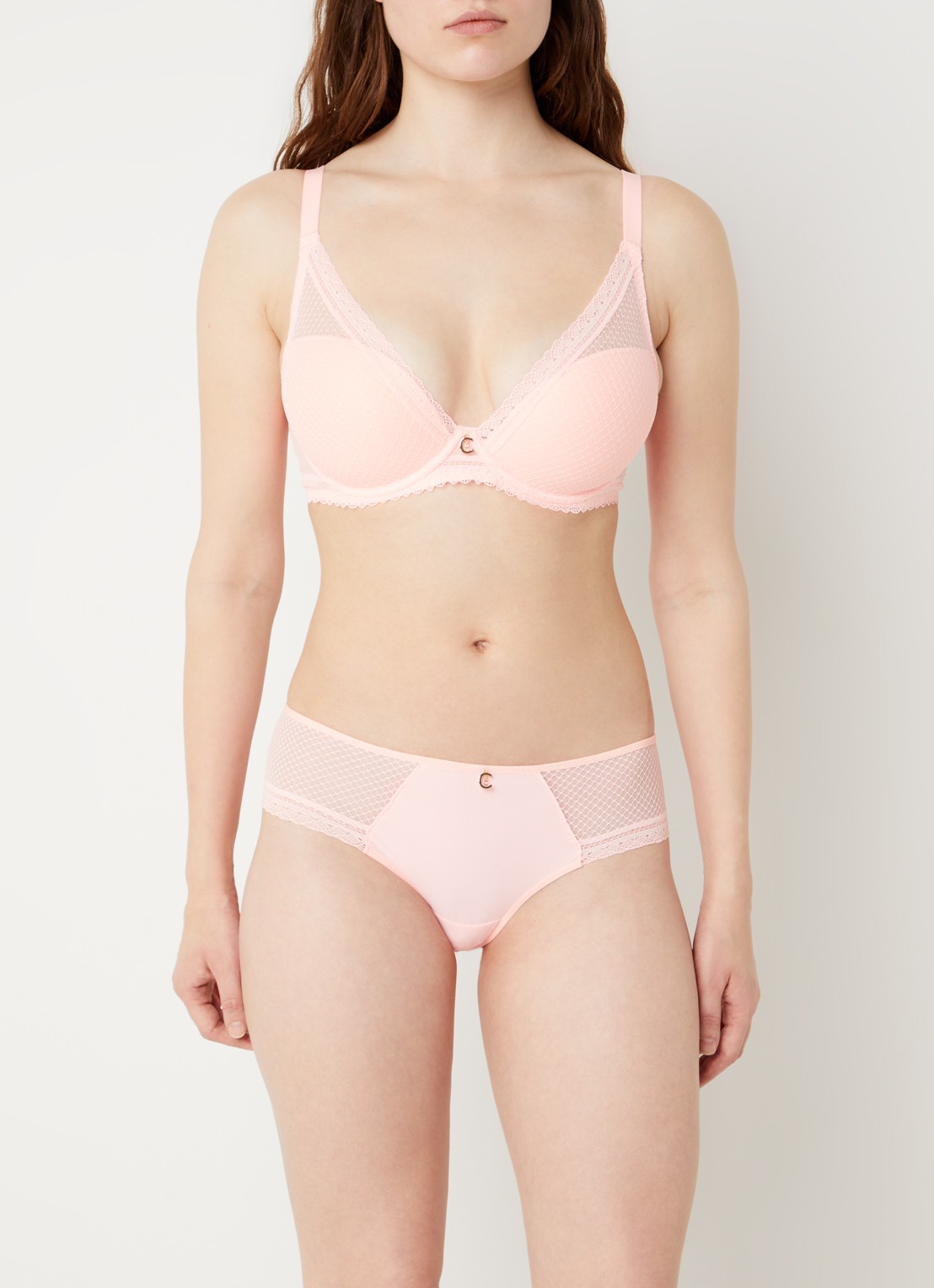 Chantelle Romance beugel bh met overlay van kant - detail 3 abrikoos