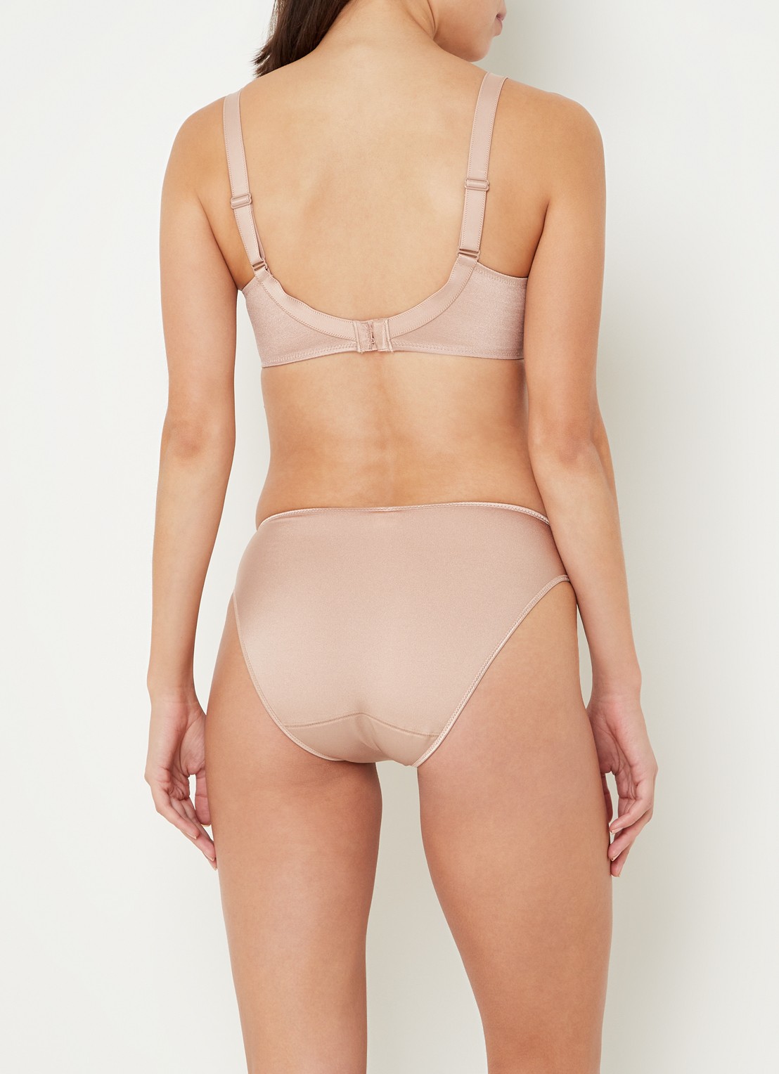 Chantelle Slip met borduring - achterkant beige