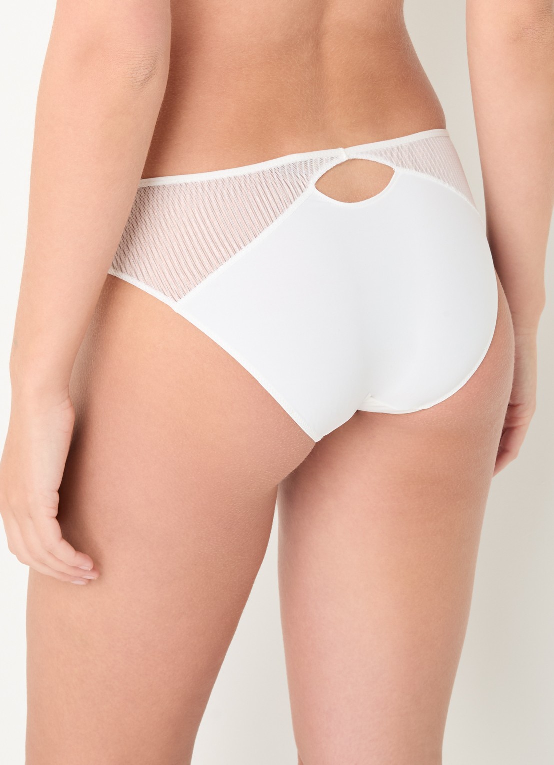 Chantelle Slip met borduring - achterkant 5 gebroken wit