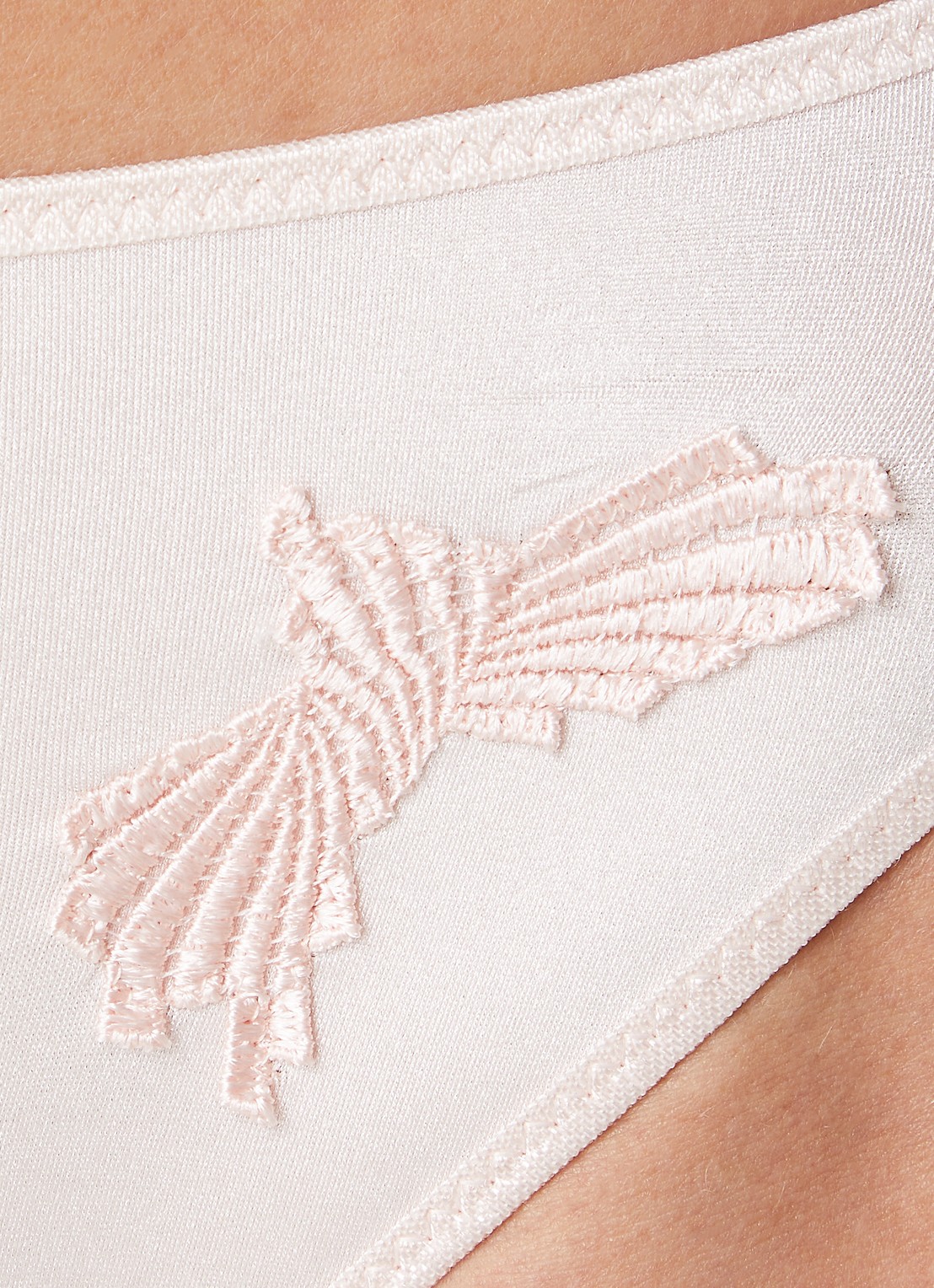 Chantelle Slip met borduring - detail 5 lichtroze