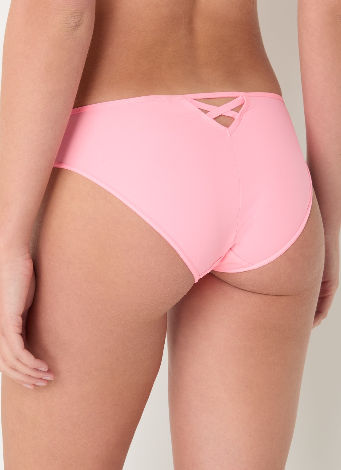 Chantelle Slip met mesh en borduring - achterkant 3 neonroze