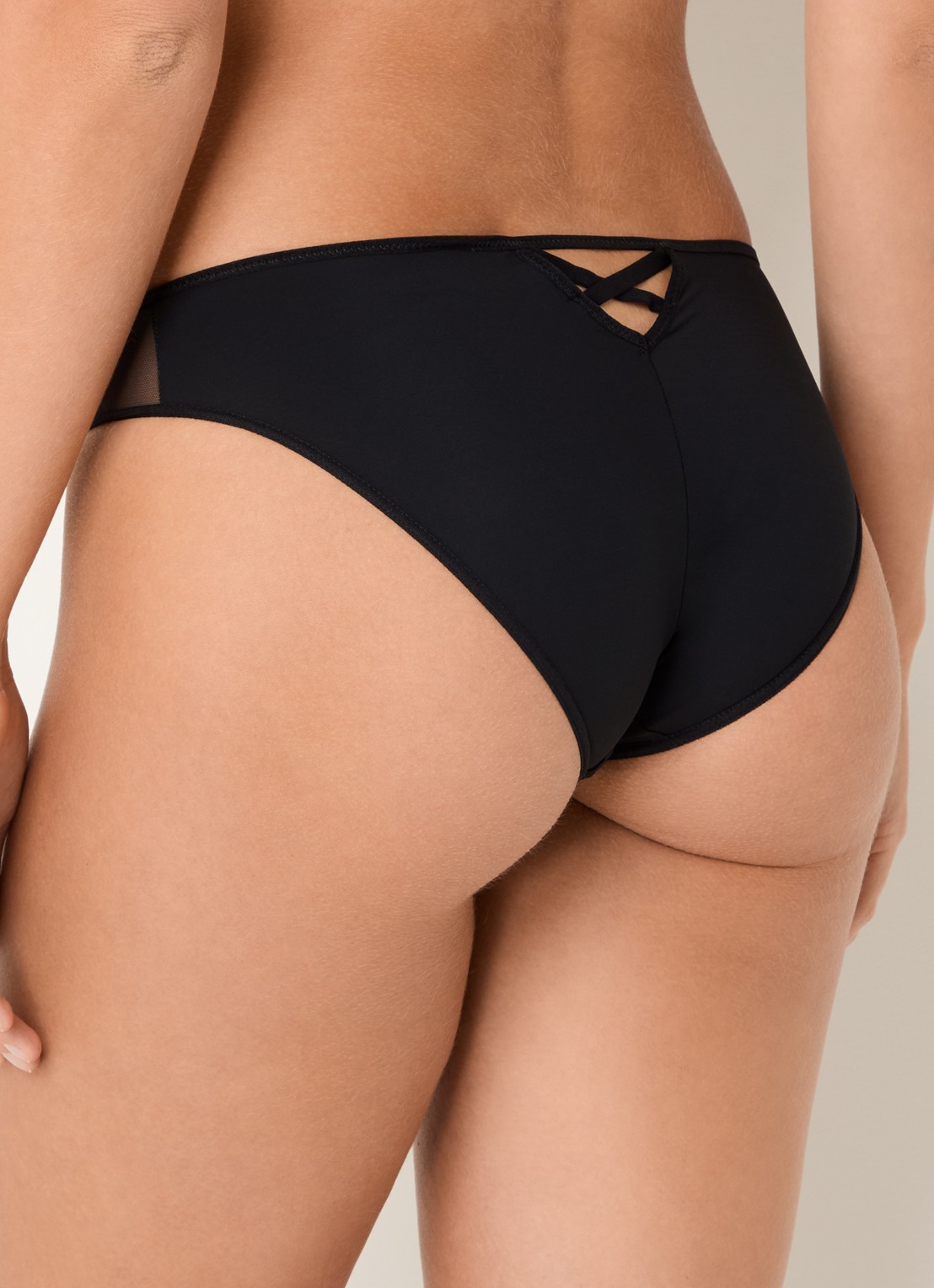 Chantelle Slip met mesh en borduring - achterkant 3 zwart
