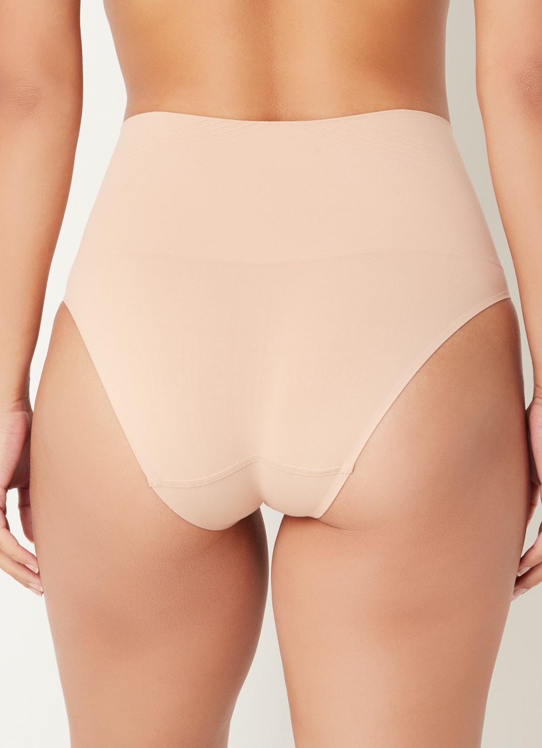 Chantelle Smooth Comfort high waisted corrigerende slip - achterkant 3 donkerbeige