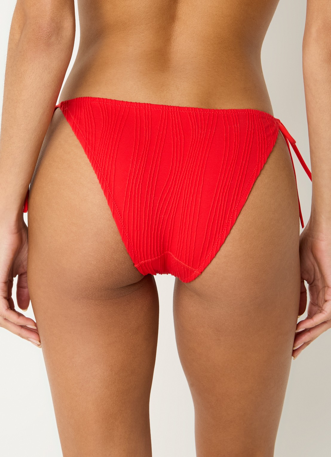 Chantelle Tanga bikinislip met structuur - achterkant 3 rood