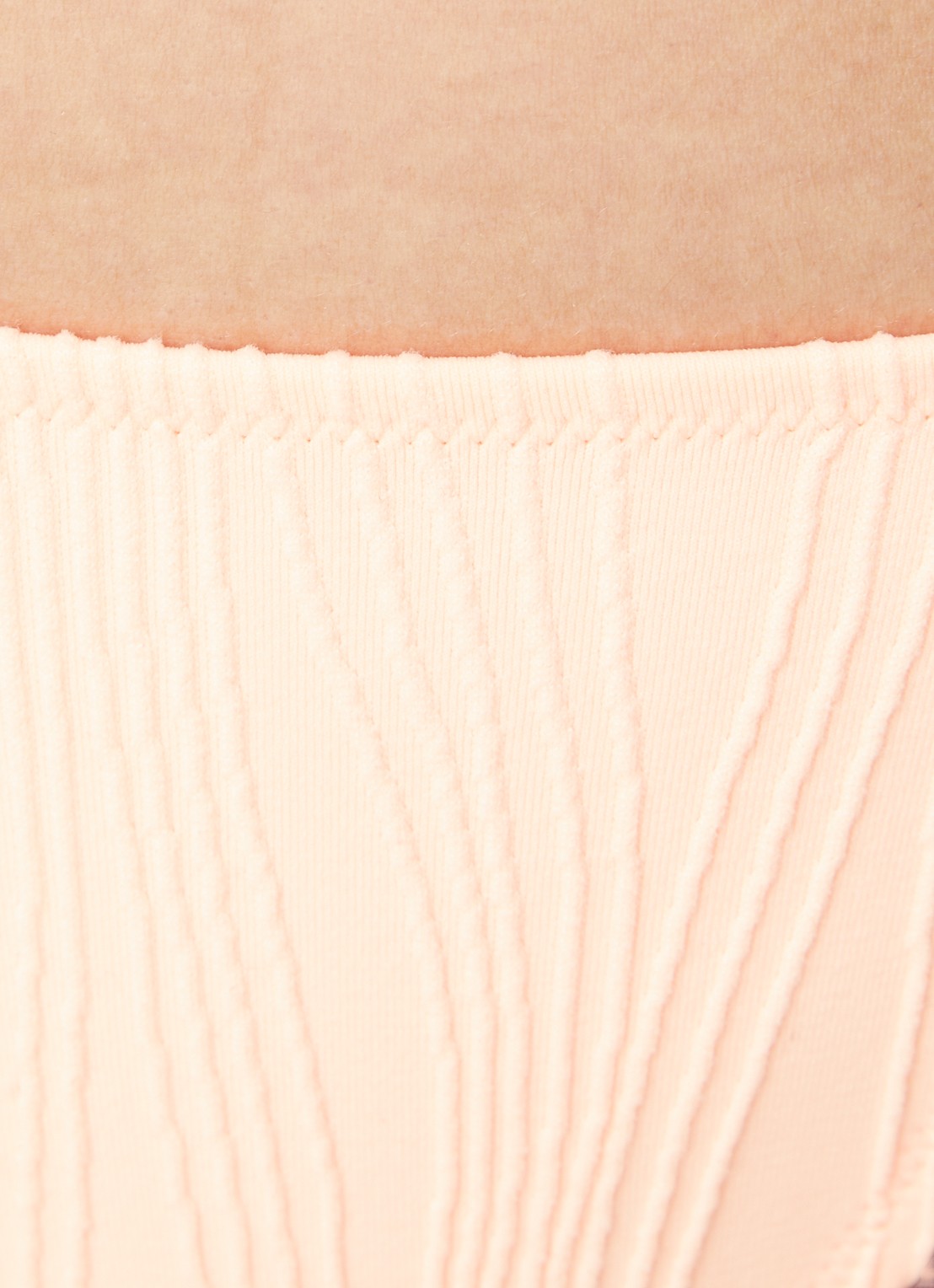 Chantelle Tanga bikinislip met structuur - detail 2 abrikoos