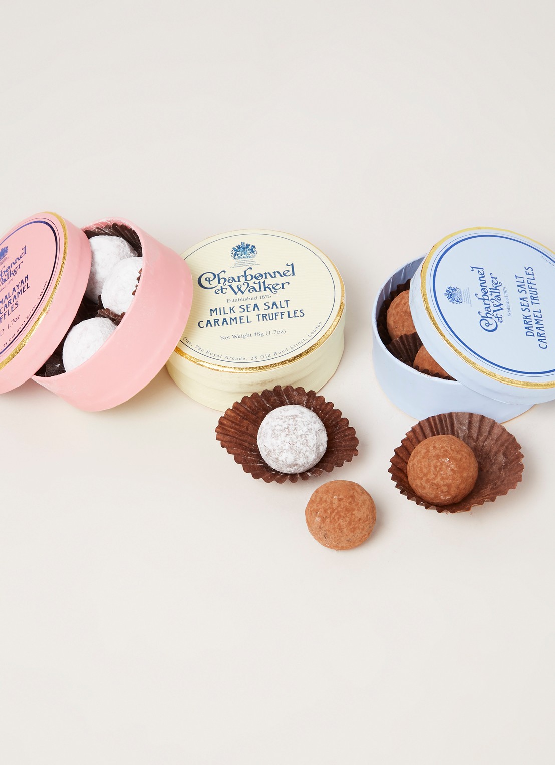 Charbonnel et Walker Salted Caramel Truffles chocoladetruffels trio  - detail 3 undefined