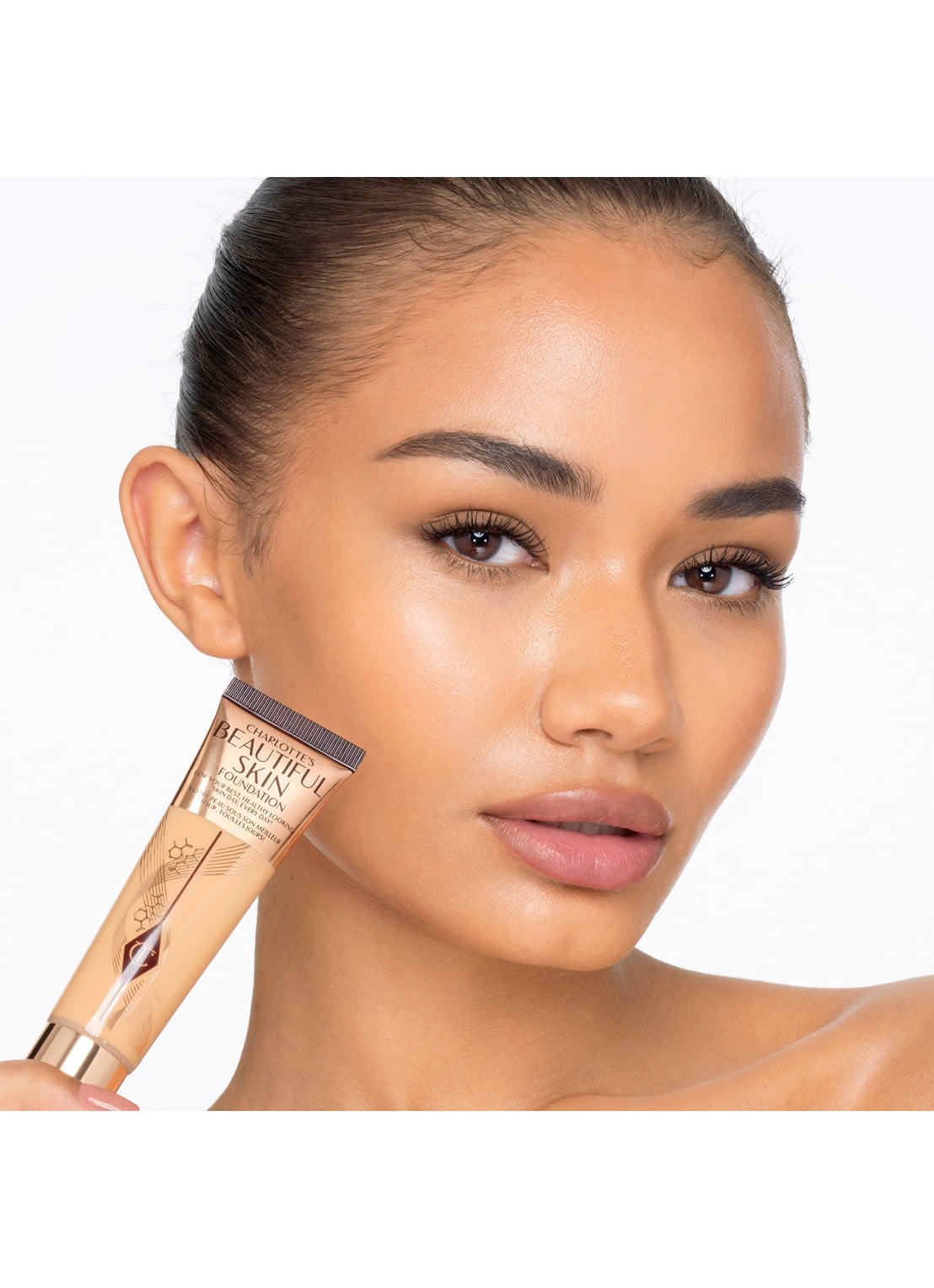 Charlotte Tilbury Beautiful Skin Foundation - vloeibare foundation - achterkant 8 warm