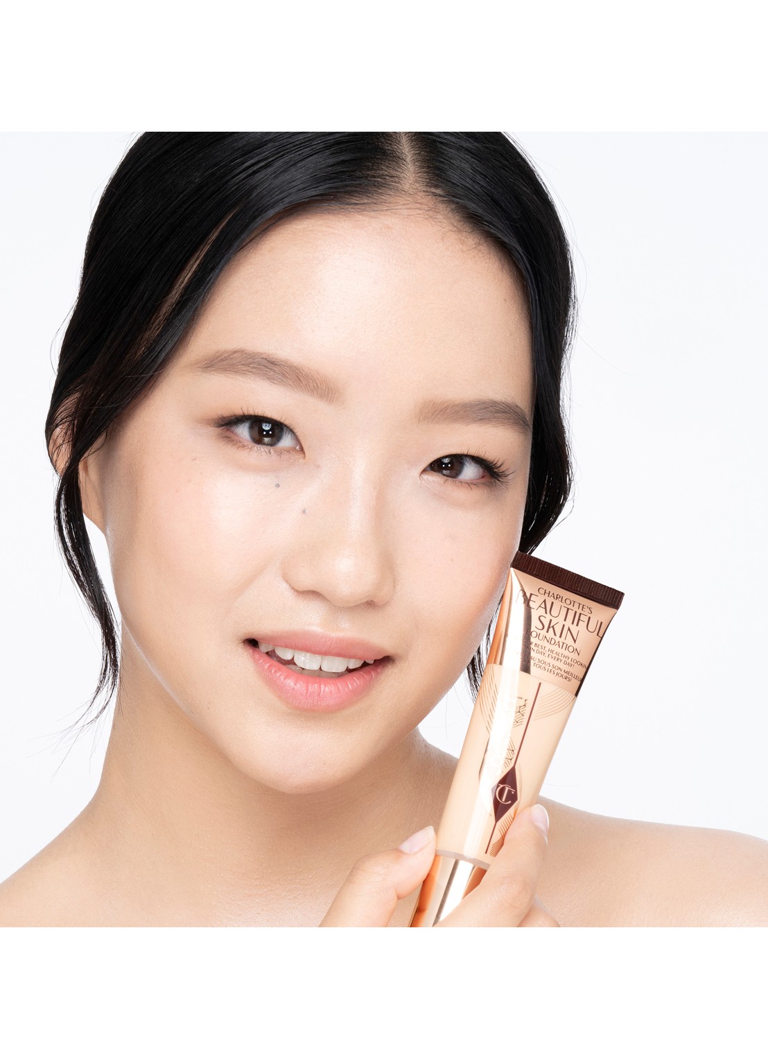Charlotte Tilbury Beautiful Skin Foundation - vloeibare foundation - detail 3 2 neutral