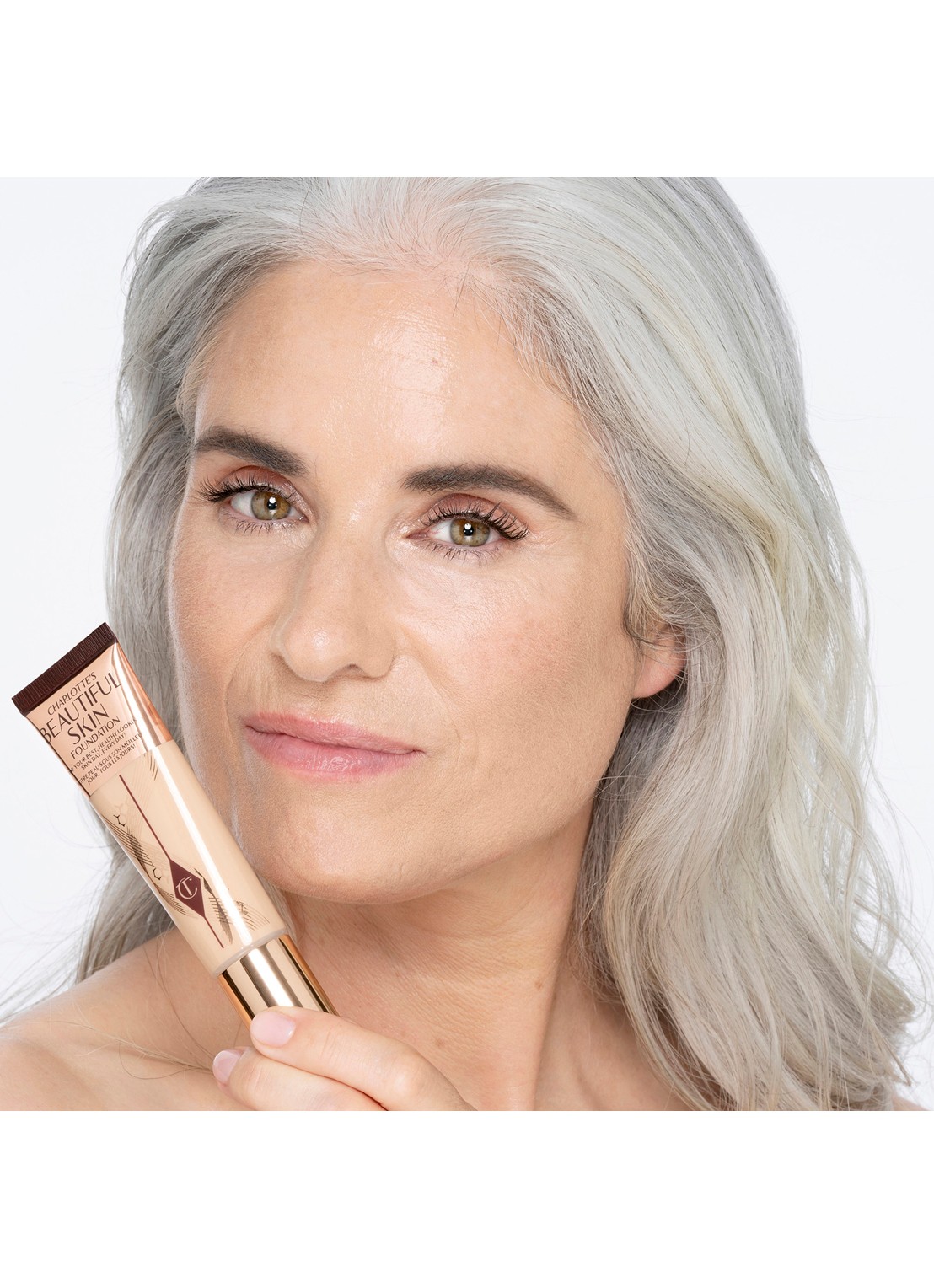 Charlotte Tilbury Beautiful Skin Foundation - vloeibare foundation - achterkant 4 neutral