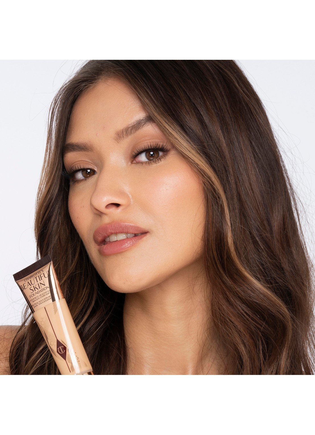 Charlotte Tilbury Beautiful Skin Foundation - vloeibare foundation - achterkant 8 6 neutral